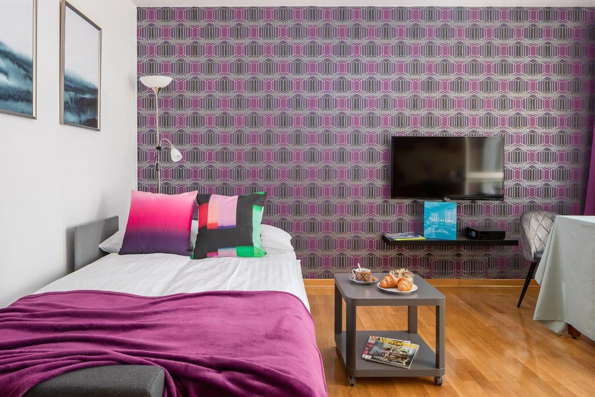 Elektoralna 12A - Colorful Apartment With Balcony By Noclegi Renters وارسو المظهر الخارجي الصورة