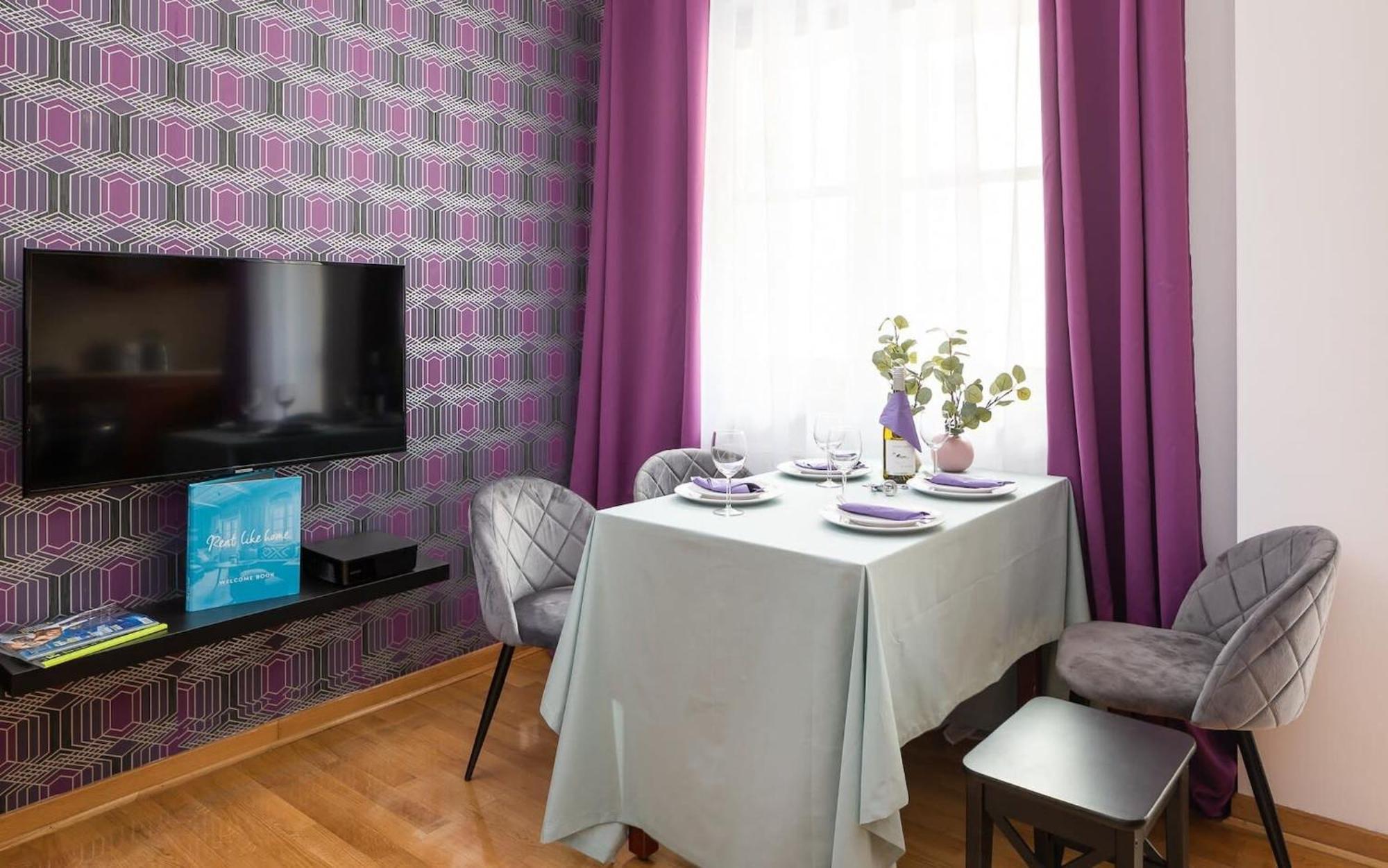 Elektoralna 12A - Colorful Apartment With Balcony By Noclegi Renters وارسو المظهر الخارجي الصورة