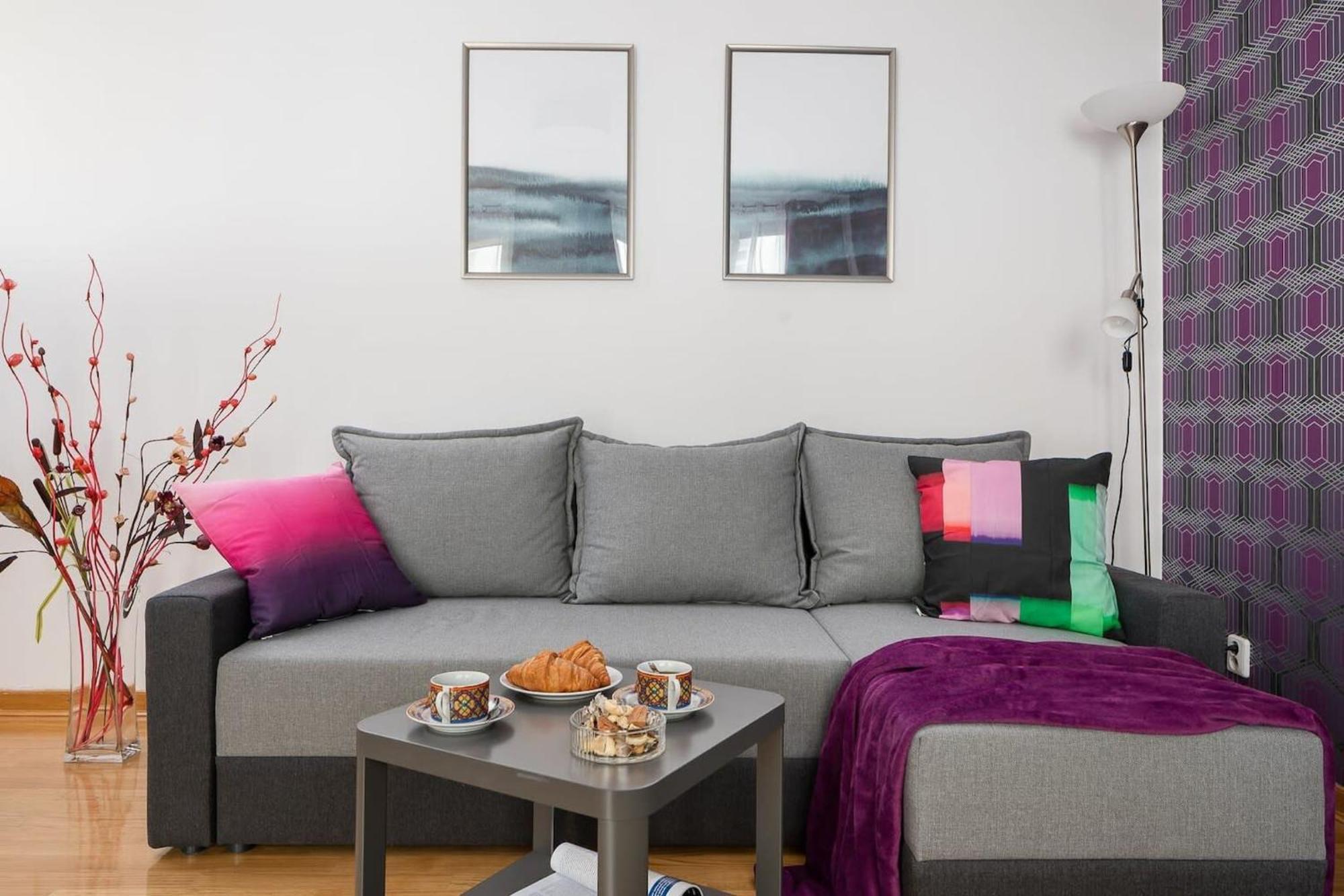 Elektoralna 12A - Colorful Apartment With Balcony By Noclegi Renters وارسو المظهر الخارجي الصورة